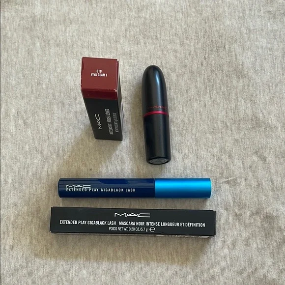 MAC Cosmetics Matte Lipstick & Gigablack Lash Mascara - Picture 2 of 5